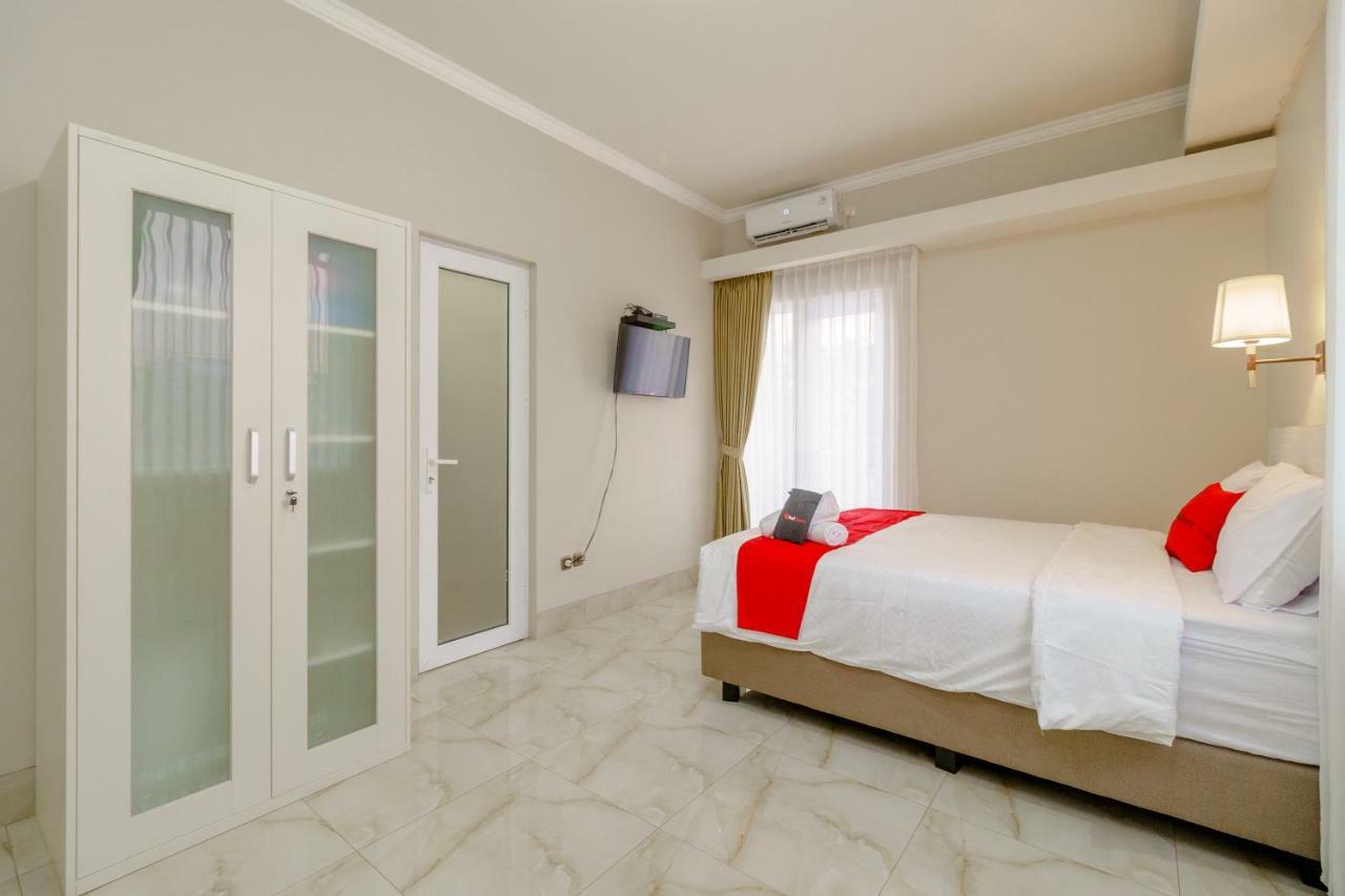 Hotel Reddoorz Near Taman Makam Pahlawan Cikutra Bandung Exterior foto